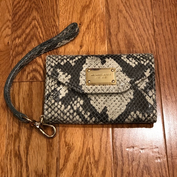 Michael Kors cell phone case/wallet - Picture 1 of 2